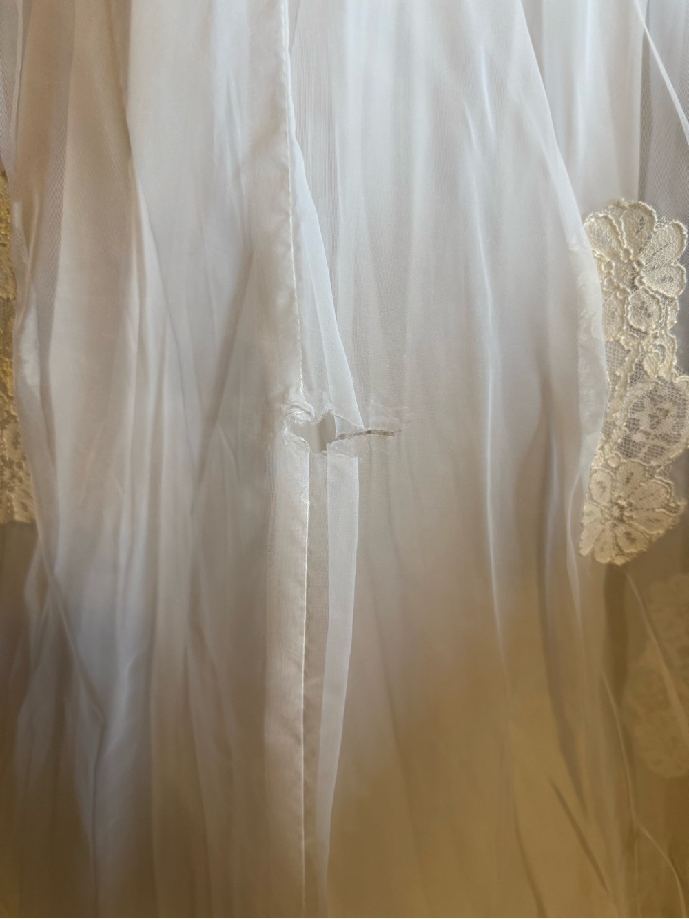 Vintage Ivory Lace Long Sleeve Bridal Dress - Picture 10 of 12
